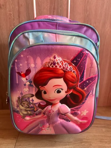 MOCHILA COM RODINHAS DA PRINCESINHA SOFIA