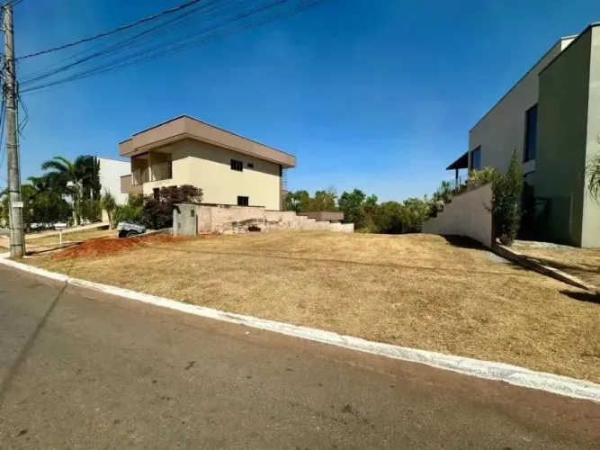 Lote, Condomínio do Lago 1ª Etapa, 560m² em - Goiânia