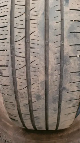 Vendo pneu pirelli 225/60/17 $300.00 0s dois