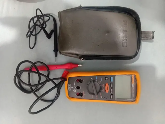 Vendo megohmetro fluke 1507