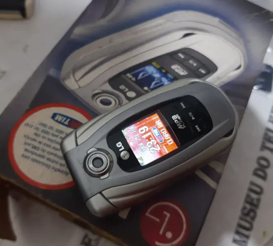 LG ME500 MUSIC celular antigo ESTILO CARROS de chip RELIQUIA