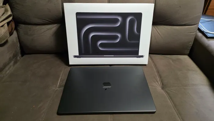 MacBook Pro M5 Pro 48GB 1TB 16.2" 2026 - Preto Na Garantia