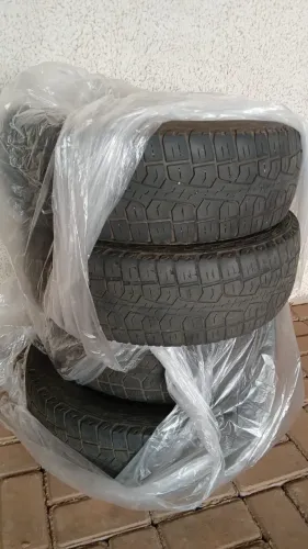 Jogo de Pneus pirelli scorpion 205/65 r16 usados