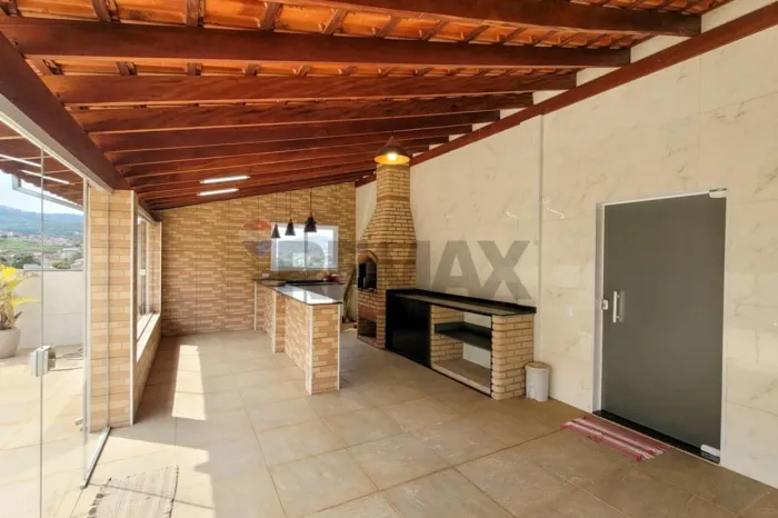 ALUGA-SE APARTAMENTO COM TERRAÇO PRIVATIVO NO JARDIM DOS ESTADOS CONFORTO, ESPAÇO E EXCLU