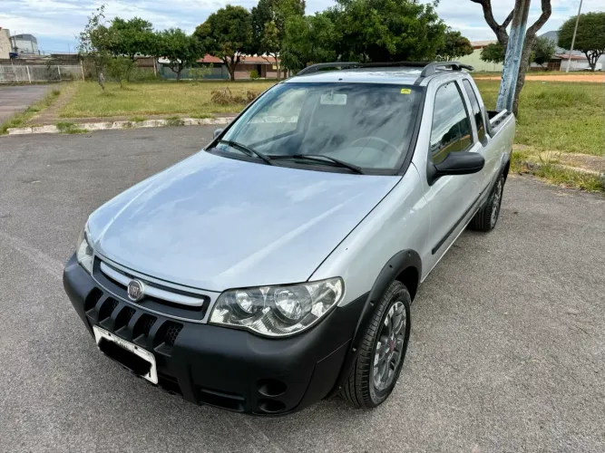 Fiat Strada 1.4 MPI Fire Flex 8V CE 2011