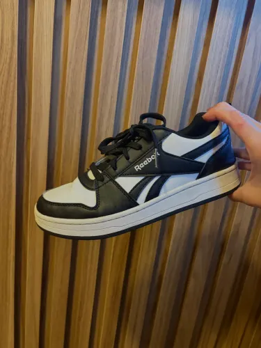 Tênis Reebok Preto e Branco