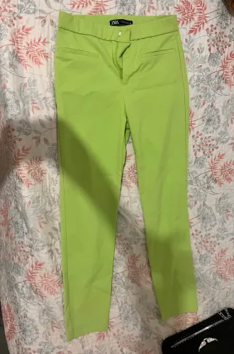 Calça verde limão Zara 