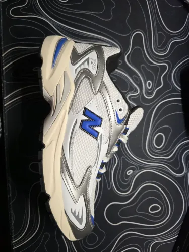 New Balance 725 - Team Royal