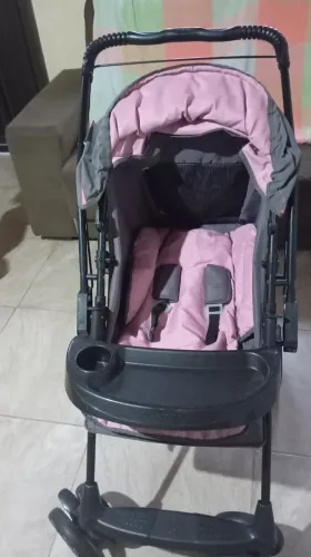 Carinho de Bebê em ótimo estado