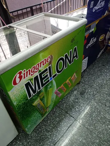 Geladeira horizontal metalfrio 