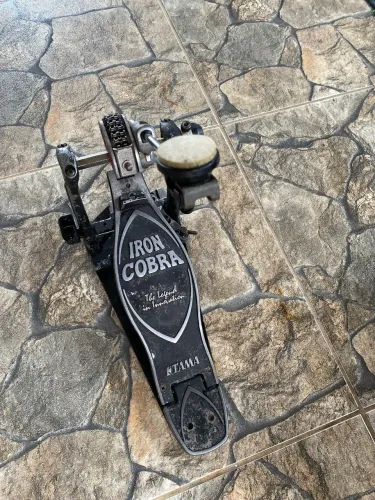 Pedal bumbo iron cobra p900