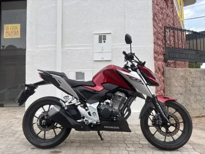 HONDA CB 300F TWISTER CBS VERMELHA