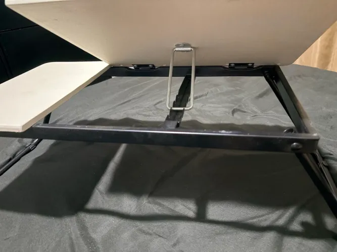 Mesa para notebook e leitura