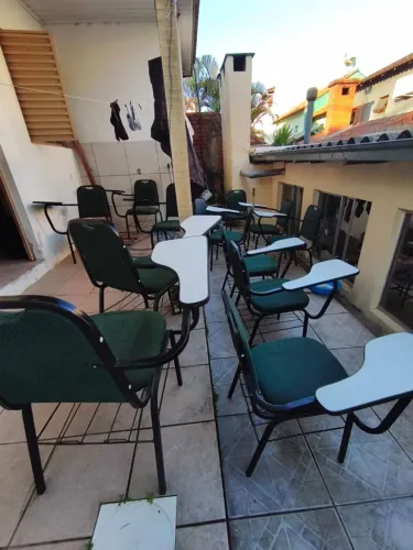 Cadeiras universitária com prancheta