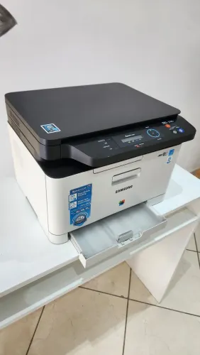 Impressora laser colorida