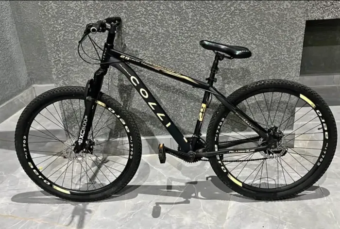 vendo bicicleta COLLI aro 29. Parcelo em até 12x no cartão com juros da maquininha!