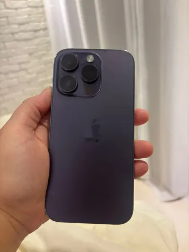 iPhone 14 Pro roxo