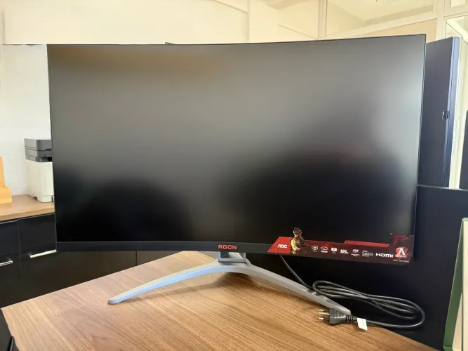 Monitor 32? AOC curvo