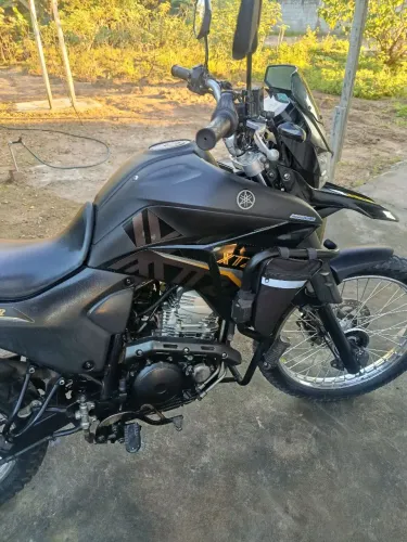 Moto nova ,pouco uso moto de garagem 