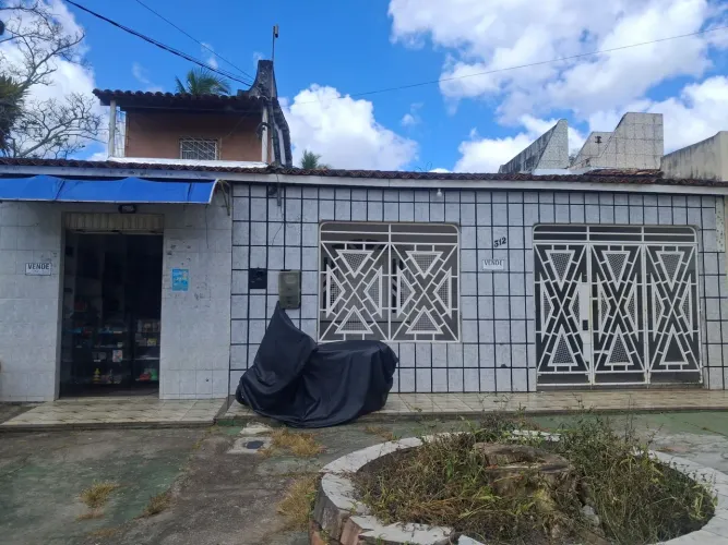 Casa com excelente ponto comercial