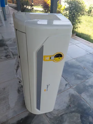 Vende-se ar-condicionado midea 12.000 BTUs