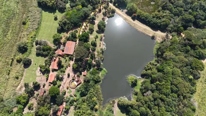 *EXCELENTE FAZENDA A VENDA EM BOTUCATU - SP* ?? Área Total: 483 Alqueires ou 1.169 Hectare