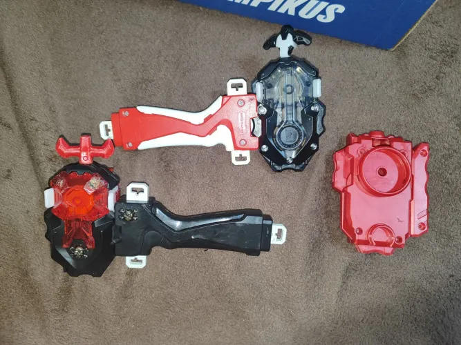 Beyblades +lançador (descrição)