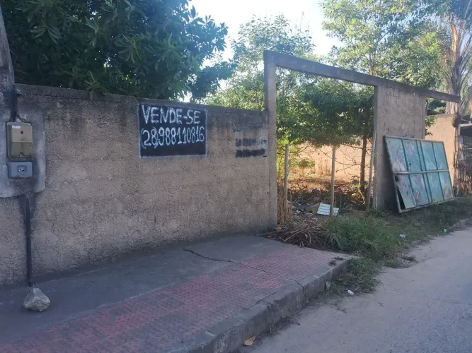 Terreno todo murado 
