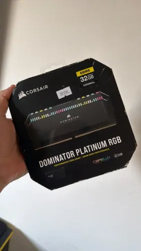 Memória RAM Corsair Dominator Platinum RGB DDR5 32GB (2x16GB) 5200MHz