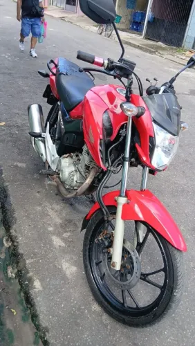Vendo moto fan 2022. 10 mil