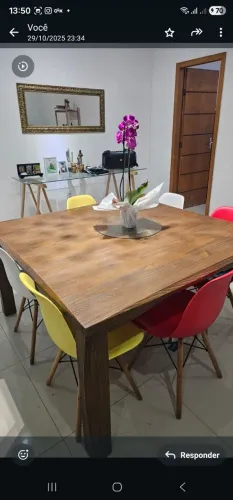 Mesa 140×140 madeira com 4 cadeiras