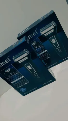 Máquina de Barbear Kemei KM-6558 com Acessórios
