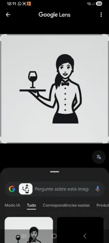 Garçonete barmen drinks 