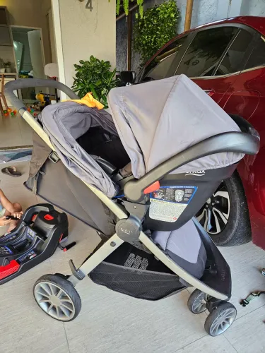 Carrinho com Bebê Conforto isofix