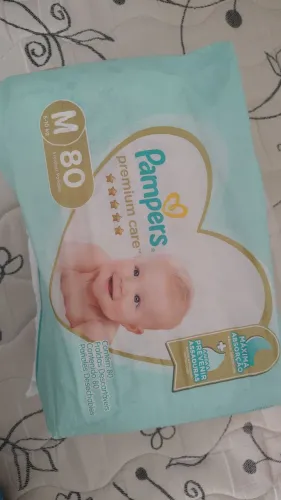 Fralda Pampers Premium Care com 80 umidades