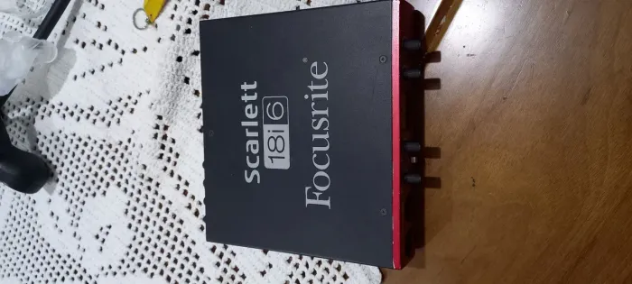 Vendo interface de audio focusrite 18i6 