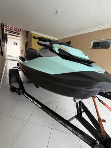 Jet ski wake 170