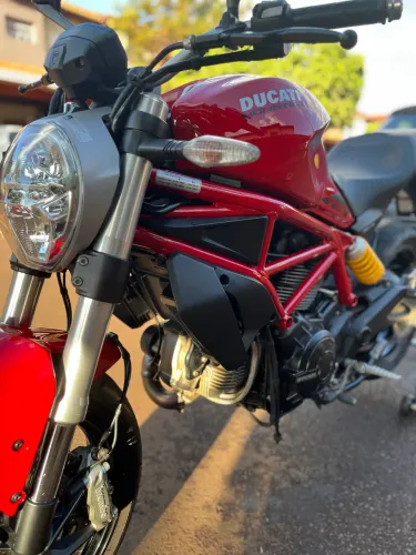 Ducati Monster 797