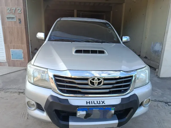 Toyota Hilux CD SRV D4-d 4X4 3.0 TDI Diesel AUT 2013