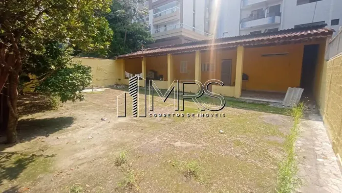 Terreno Amplo à Venda em Caiçara, Praia Grande - 460m²
