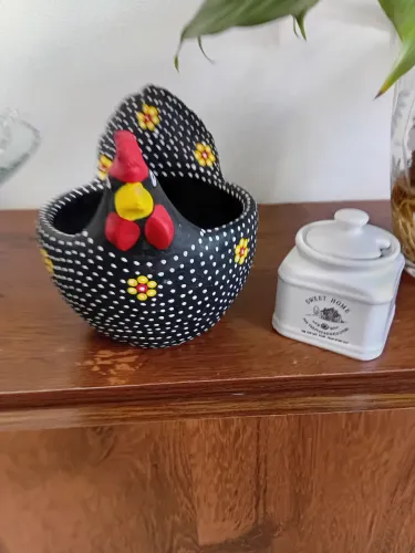 Porta ovos e açucareiro de porcelana