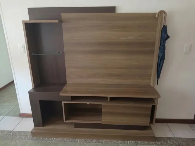 VENDE-SE MESA GRANDE - 6 CADEIRAS - 1 RACK DE TV
