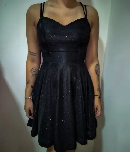 Vestido p/ ocasiões especiais - Tamanho M - Super brilhoso e muito confortável