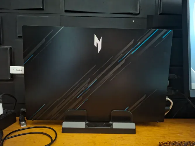 Acer nitro V15 RTX 3050 16gb RAM DDR5