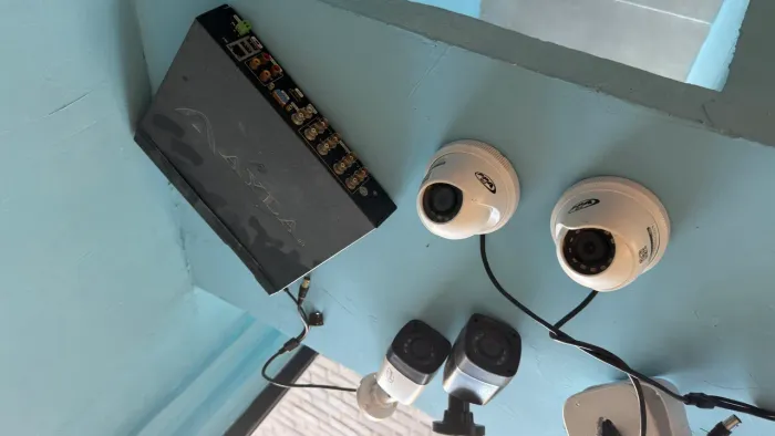 Kit de Segurança com 4 Câmeras e DVR
