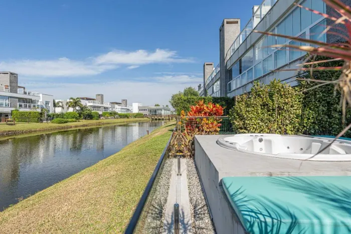 Apartamento à venda, 2 quartos, 1 suíte, 2 vagas, Condomínio Rossi Atlantida - Xangri-Lá/R