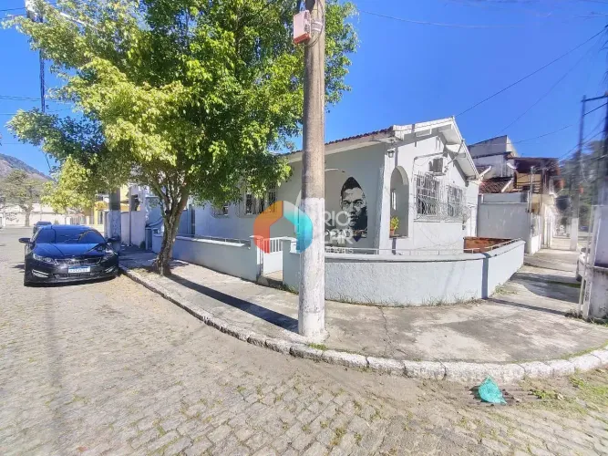 CASA ( LINEAR) VARANDA 3 QUARTOS 2 BANHEIROS DEPENDÊNCIA 1 VAGA