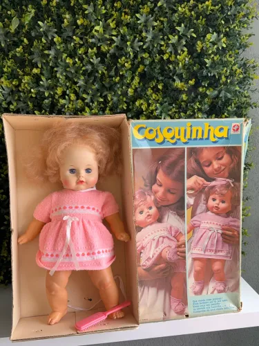 Boneca casquinha antiga da estrela na caixa 