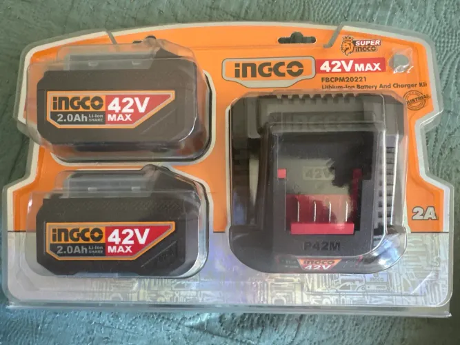 Kit com 2 baterias 2.0Ah 42V  e 1 carregador 