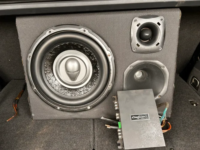 Vendo caixa trio + potência 